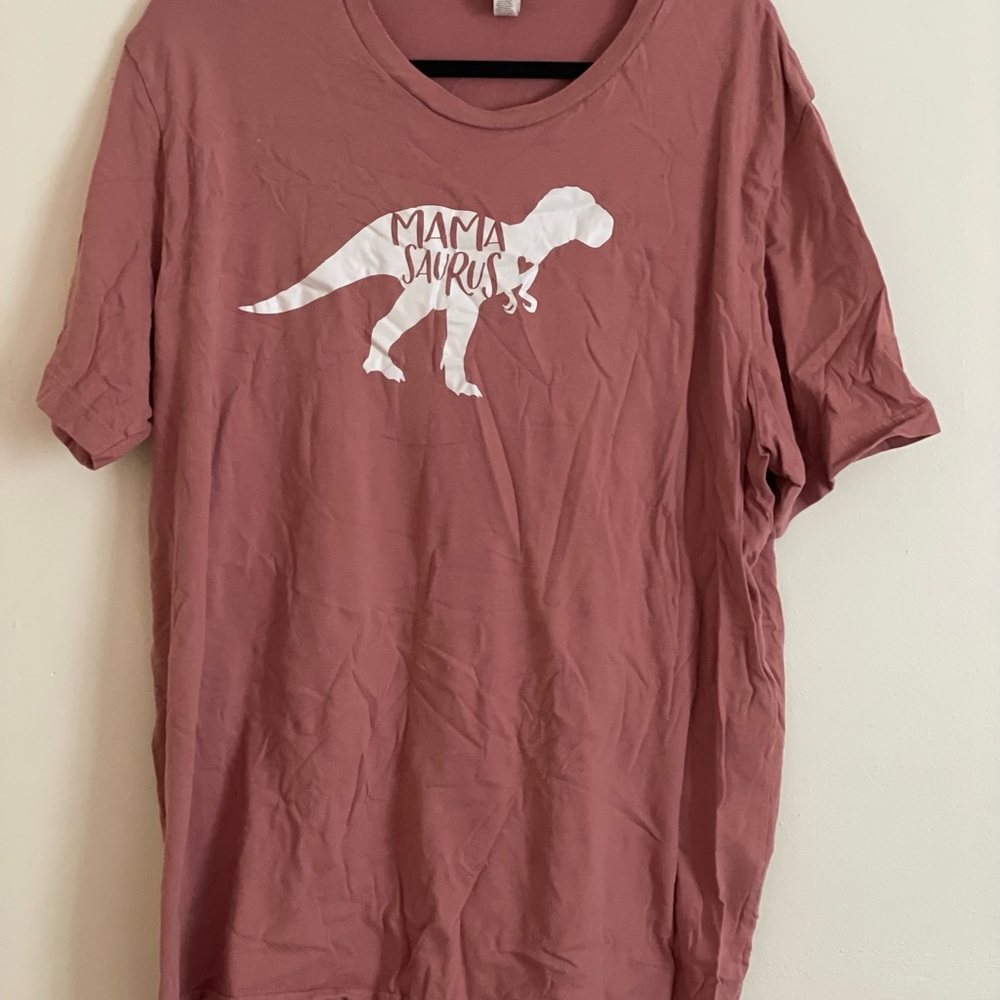 Mamasaurus Tee